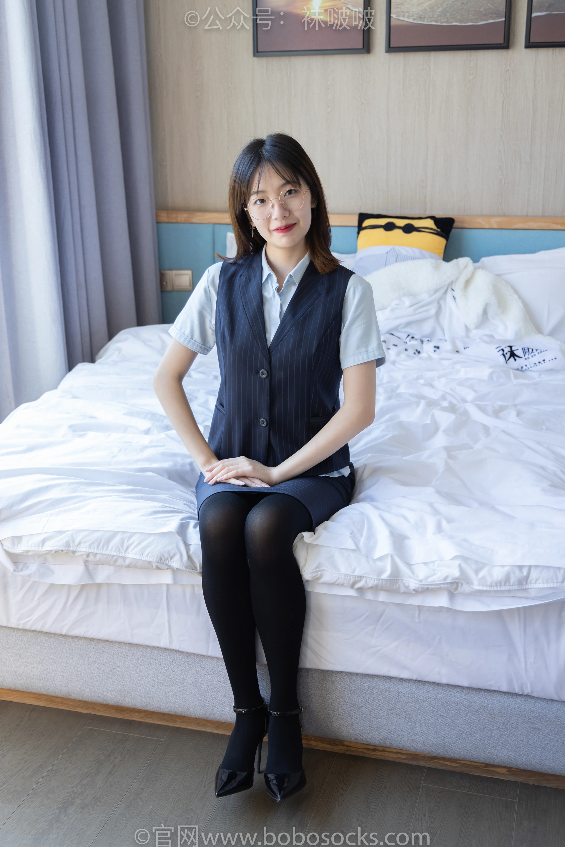 [BoBoSocks袜啵啵]NO.038 小甜豆-建行行服、高跟鞋、厚黑丝 1